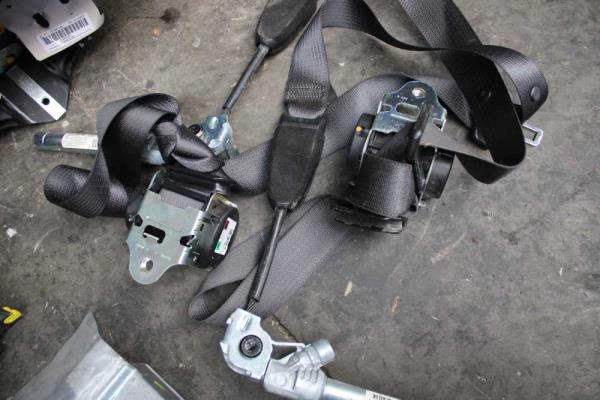 AIRBAG OPEL CORSA D 5-PORTE (TABLEAU DE BORD + AIRBAG VOLANT+ BOITIER AIRBAG + CEINTURES) - Vue 4